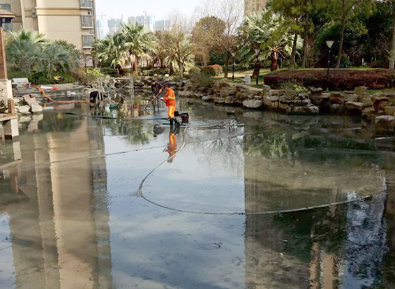 山阳景观池淤泥清理